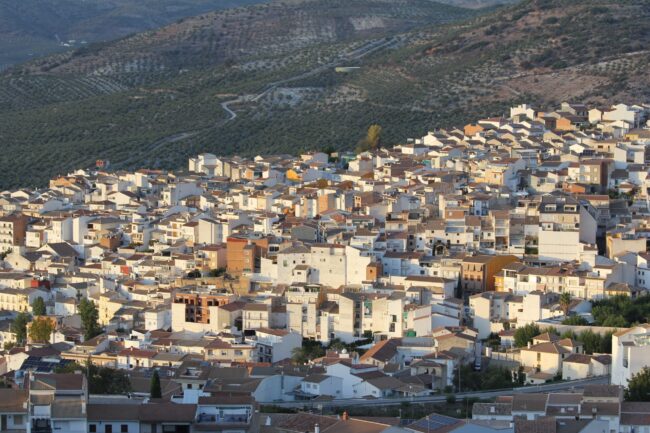 vista de Castillo de Locubin. Jaen desde un mirador