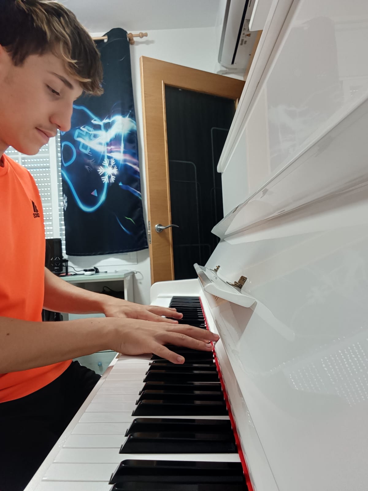 adrián rueda, pianista, joven talento rural el jardin de castillo